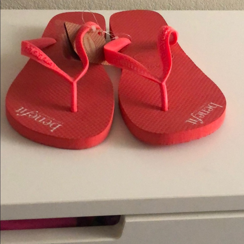 Benefit Cosmetics Havaianas